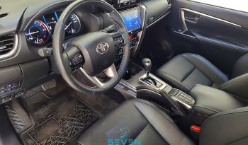 TOYOTA HILUX SW4 2.8 16V 4P SRX 4X4 7 LUGARES TURBO DIESEL AUTOMÁTICO- 2023/2024 completo