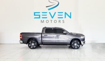 RAM 1500 5.7 V8 LIMITED CABINE DUPLA 4X4 AUTOMÁTICO- 2023 completo