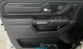 RAM 1500 5.7 V8 LIMITED CABINE DUPLA 4X4 AUTOMÁTICO- 2023 completo