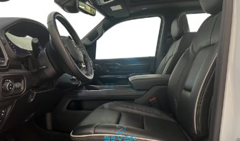 RAM 1500 5.7 V8 LIMITED CABINE DUPLA 4X4 AUTOMÁTICO- 2023 completo