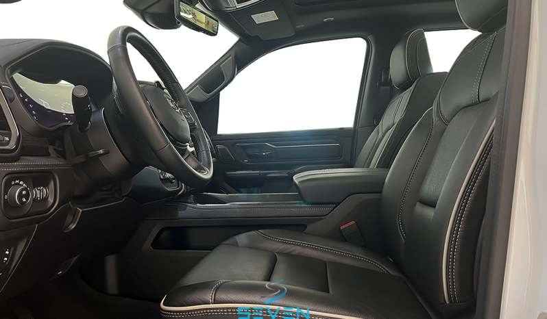 RAM 1500 5.7 V8 LIMITED CABINE DUPLA 4X4 AUTOMÁTICO- 2023 completo