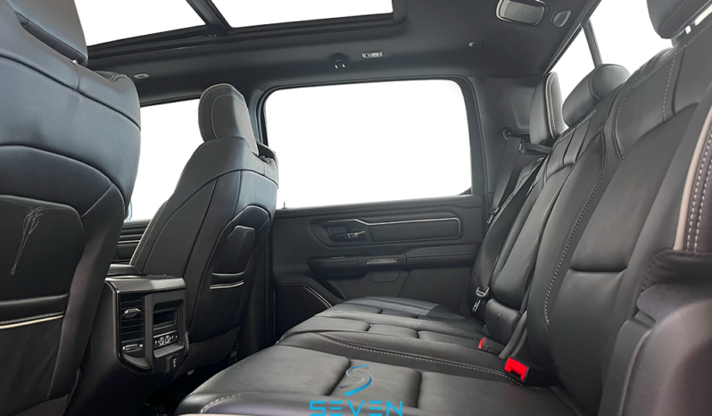 RAM 1500 5.7 V8 LIMITED CABINE DUPLA 4X4 AUTOMÁTICO- 2023 completo