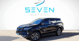 TOYOTA SW4 2.8 4P SRX 4X4 TURBO DIESEL AUTOMÁTICO- 2024/2025