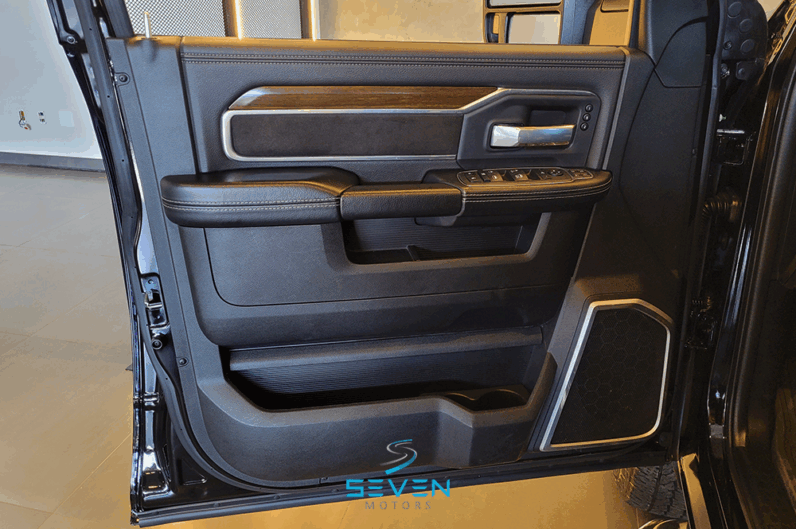 RAM 2500 6.7 I6 24V SLT CABINE DUPLA TURBO DIESEL LARAMIE 4X4 AUTOMÁTICO- 2023/2024