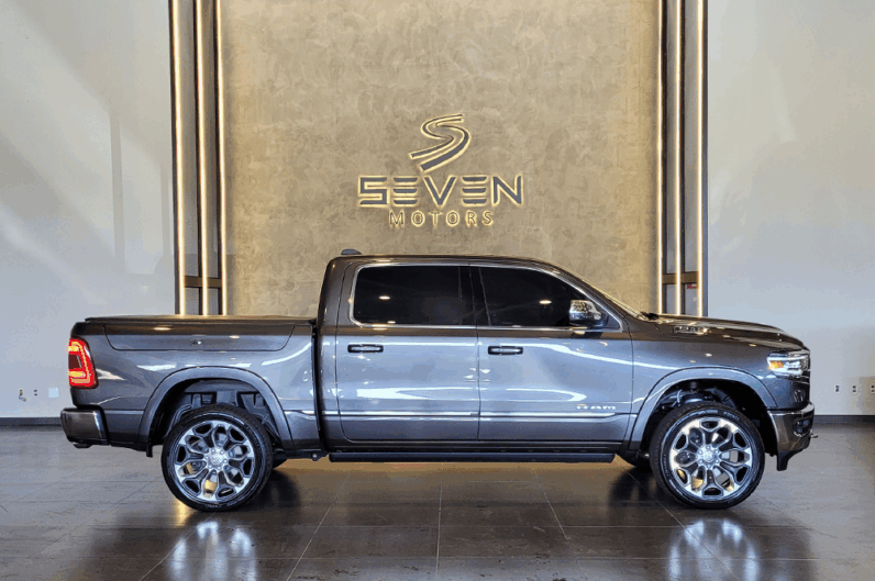 RAM 1500 5.7 V8 LIMITED CABINE DUPLA 4X4 AUTOMÁTICO- 2023