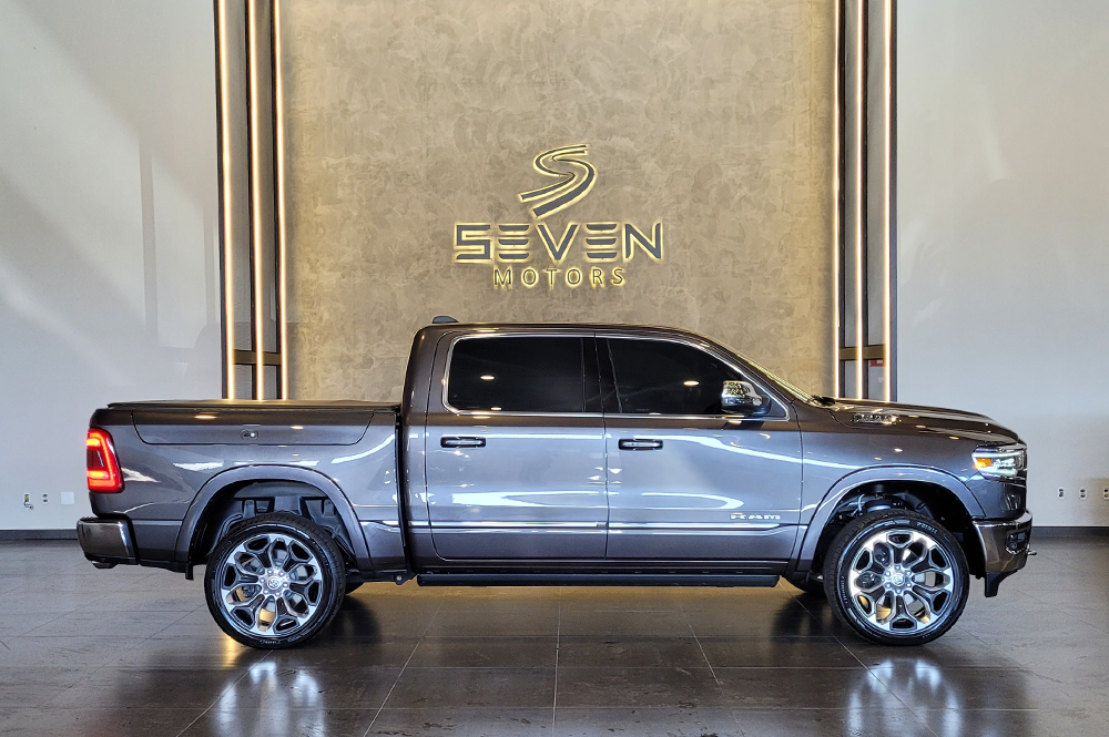 RAM 1500 5.7 V8 LIMITED CABINE DUPLA 4X4 AUTOMÁTICO- 2023