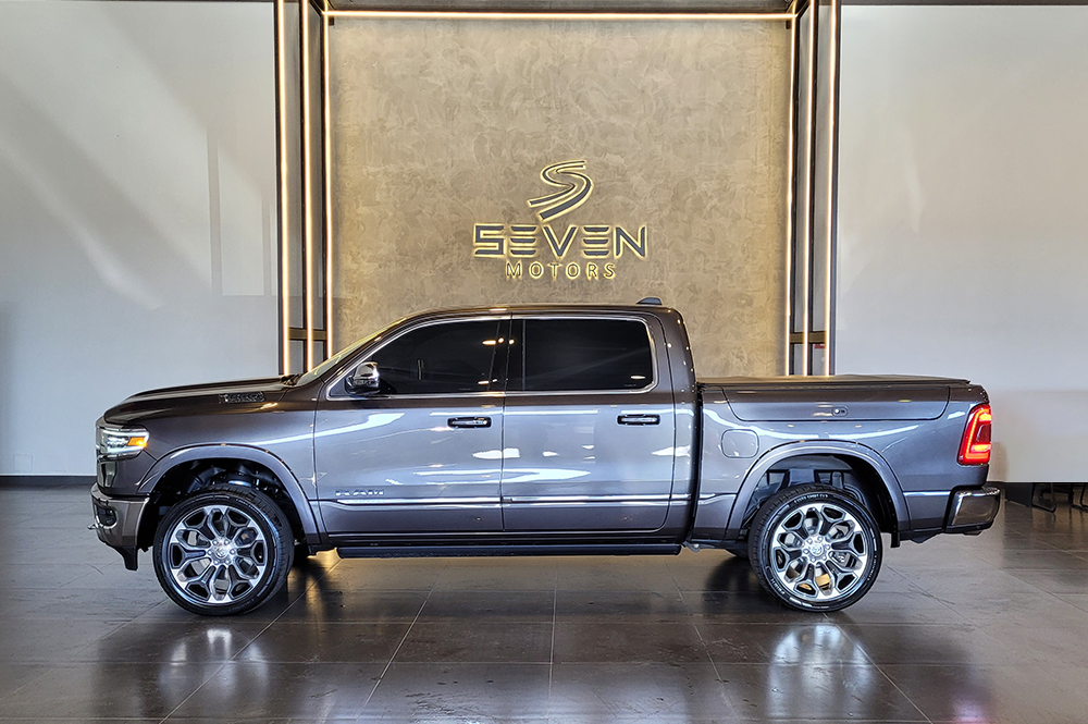 RAM 1500 5.7 V8 LIMITED CABINE DUPLA 4X4 AUTOMÁTICO- 2023