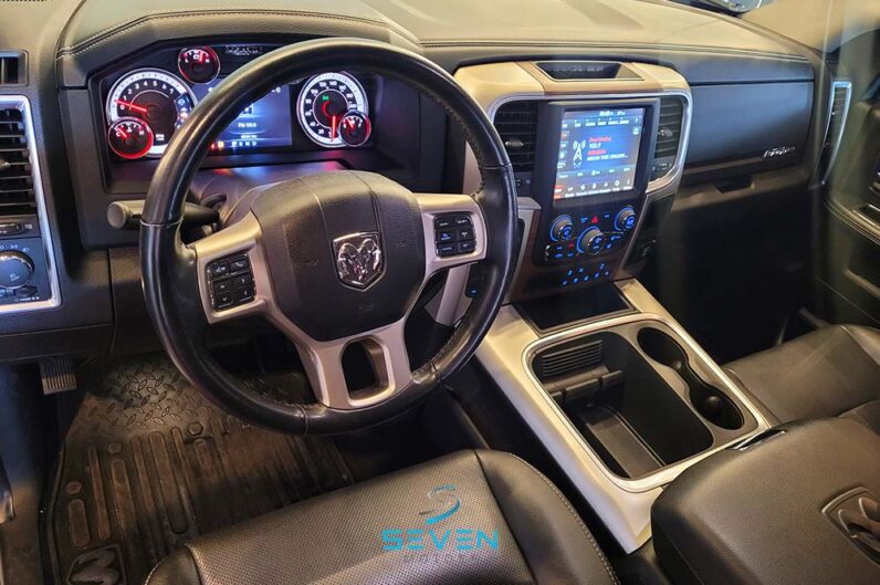 RAM CLASSIC 5.7 V8 32V 4P HEMI LARAMIE AUTOMÁTICO-2022
