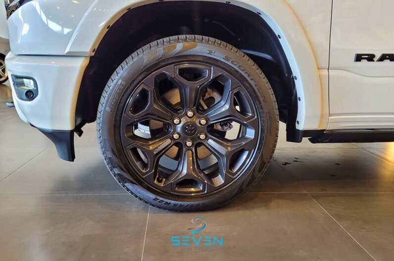 RAM 1500 5.7 V8 LIMITED NIGHT EDITION CABINE DUPLA 4X4 AUTOMÁTICA- 2023
