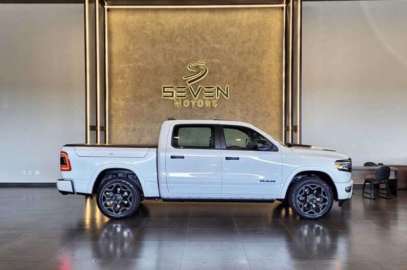 RAM 1500 5.7 V8 LIMITED NIGHT EDITION CABINE DUPLA 4X4 AUTOMÁTICA- 2023