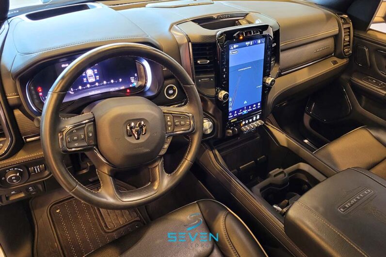 RAM 1500 5.7 V8 LIMITED NIGHT EDITION CABINE DUPLA 4X4 AUTOMÁTICA- 2023