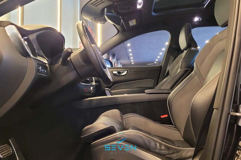 VOLVO XC60 2.0 16v 4p T8 Hybrid R-design Awd Geartronic Automático 2021