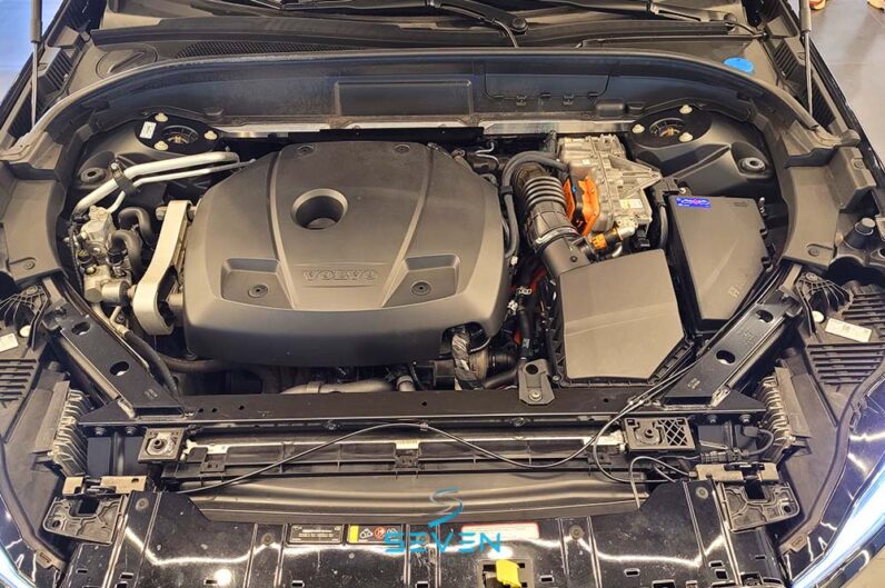 VOLVO XC60 2.0 16v 4p T8 Hybrid R-design Awd Geartronic Automático 2021