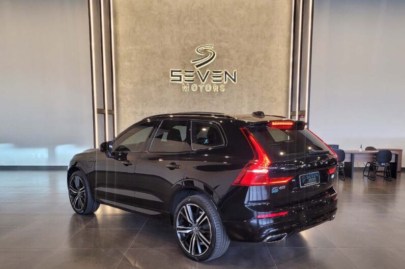 VOLVO XC60 2.0 16v 4p T8 Hybrid R-design Awd Geartronic Automático 2021