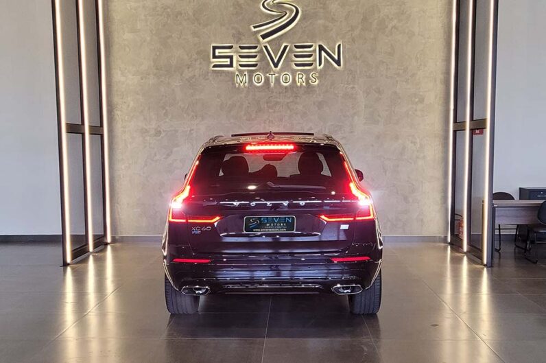 VOLVO XC60 2.0 16v 4p T8 Hybrid R-design Awd Geartronic Automático 2021