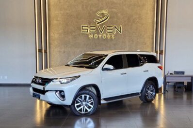 TOYOTA SW4 2.8 4p Srx 4×4 Turbo Diesel Automático 2017