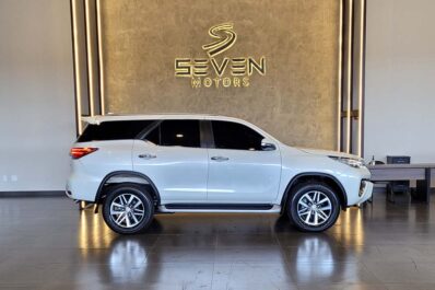 TOYOTA SW4 2.8 4p Srx 4×4 Turbo Diesel Automático 2017