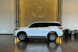 TOYOTA SW4 2.8 16V 4P SRX 4X4 7 Lugares Turbo Diesel Automático 2024