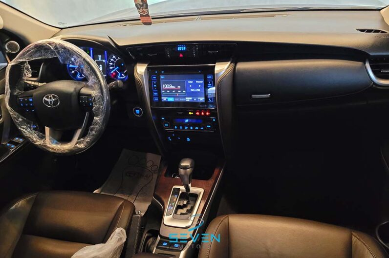 TOYOTA SW4 2.8 16V 4P SRX 4X4 7 Lugares Turbo Diesel Automático 2019