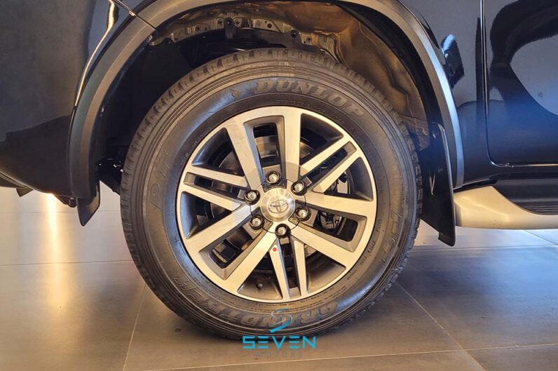 TOYOTA SW4 2.8 16V 4P SRX 4X4 7 Lugares Turbo Diesel Automático 2019