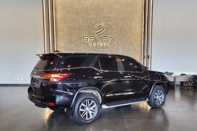 TOYOTA SW4 2.8 16V 4P SRX 4X4 7 Lugares Turbo Diesel Automático 2019