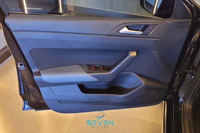 VOLKSWAGEN NIVUS 1.0 4P Flex 200 TSI Highline Turbo Automático 2024