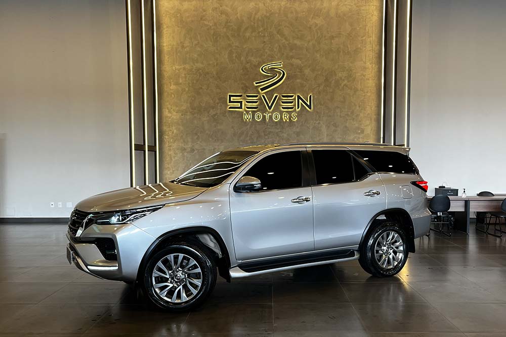 TOYOTA SW4 2.8 16V 4P SRX 4X4 7 Lugares Turbo Diesel Automático 2022