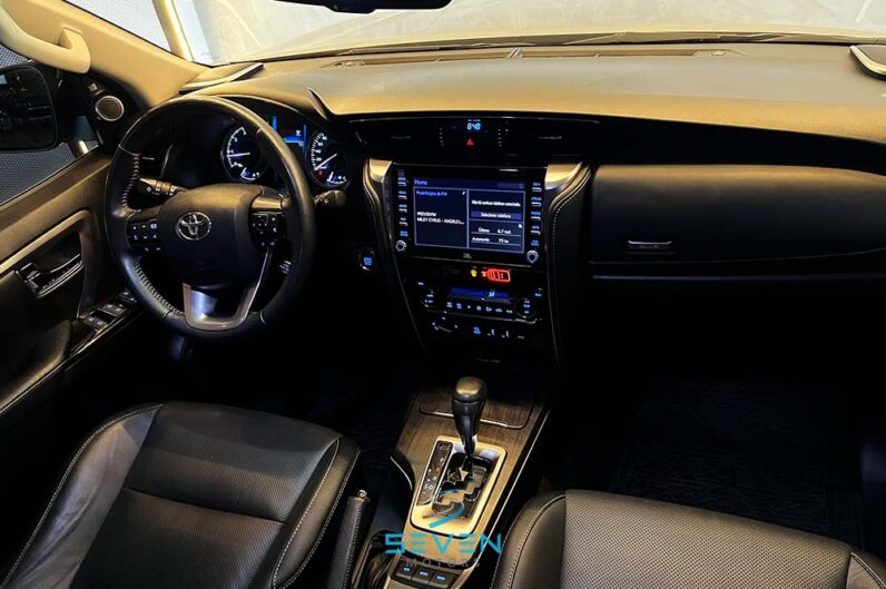 TOYOTA SW4 2.8 16V 4P SRX 4X4 7 Lugares Turbo Diesel Automático 2022