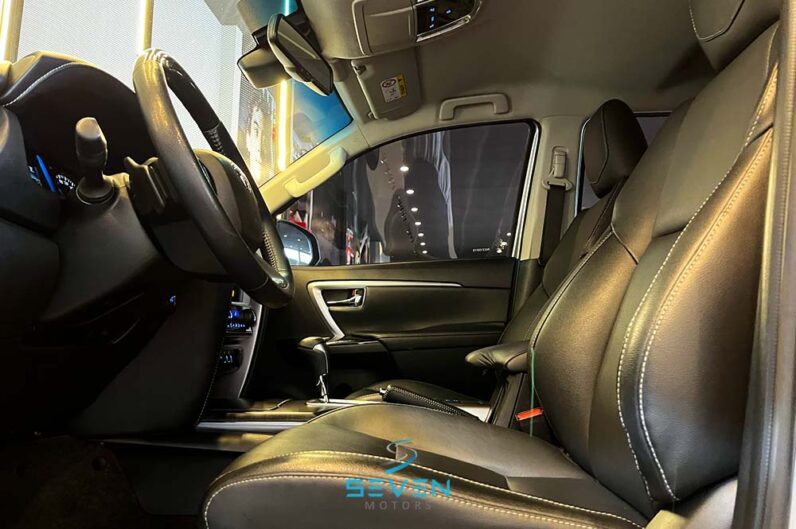 TOYOTA SW4 2.8 16V 4P SRX 4X4 7 Lugares Turbo Diesel Automático 2022