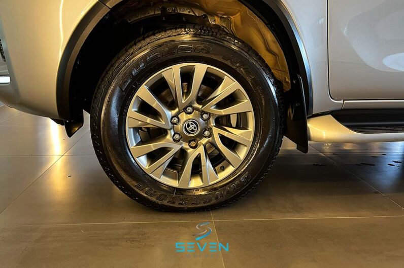 TOYOTA SW4 2.8 16V 4P SRX 4X4 7 Lugares Turbo Diesel Automático 2022