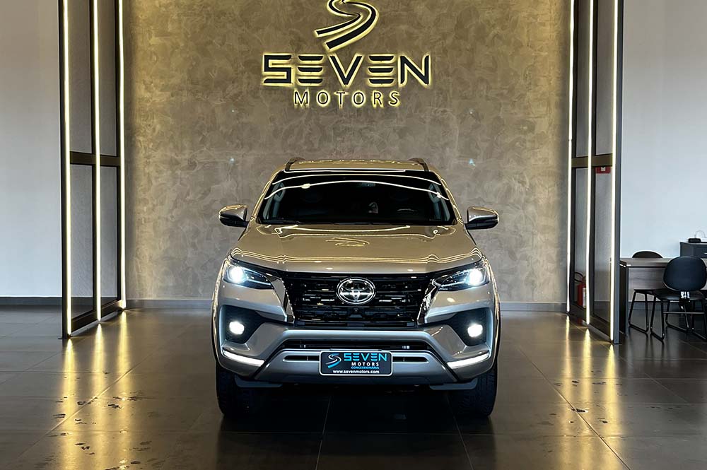 TOYOTA SW4 2.8 16V 4P SRX 4X4 7 Lugares Turbo Diesel Automático 2022