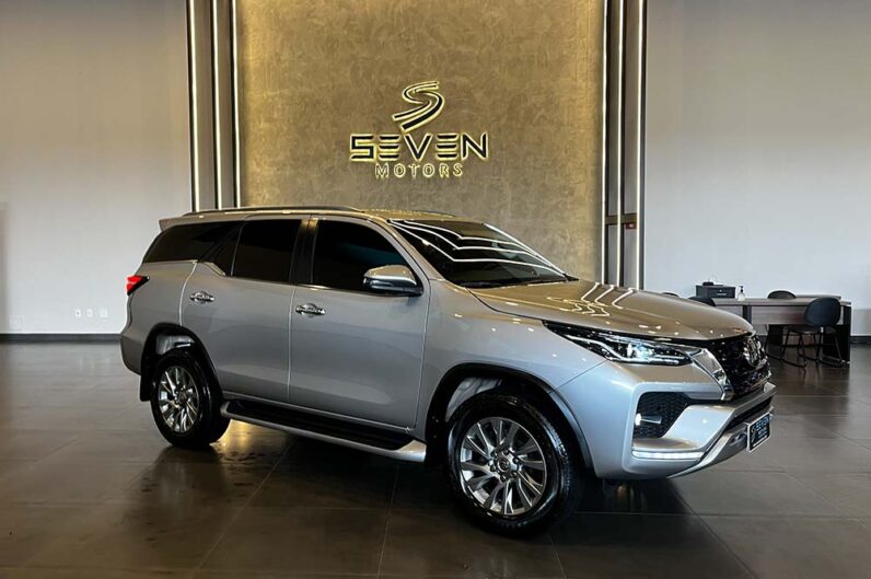 TOYOTA SW4 2.8 16V 4P SRX 4X4 7 Lugares Turbo Diesel Automático 2022