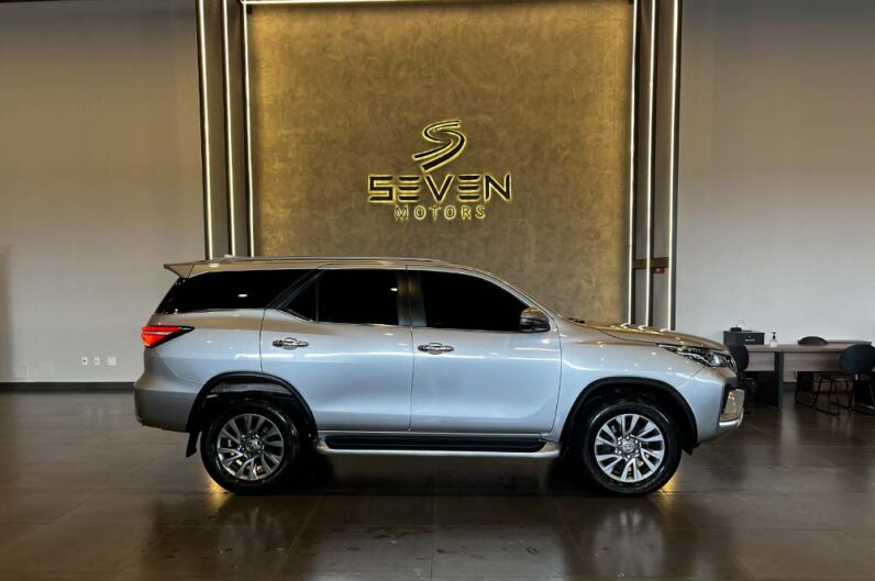 TOYOTA SW4 2.8 16V 4P SRX 4X4 7 Lugares Turbo Diesel Automático 2022