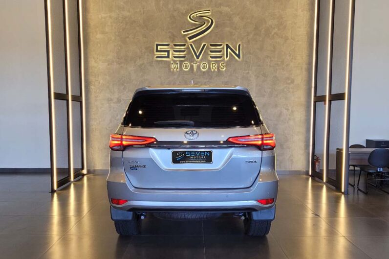 TOYOTA HILUX 2.8 16V SRX 4X4 Turbo Diesel Cabine Dupla Automático 2024