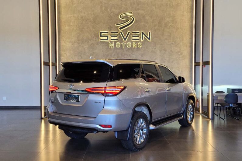 TOYOTA HILUX 2.8 16V SRX 4X4 Turbo Diesel Cabine Dupla Automático 2024