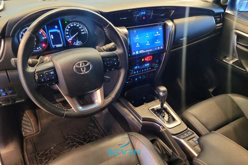 TOYOTA HILUX 2.8 16V SRX 4X4 Turbo Diesel Cabine Dupla Automático 2024