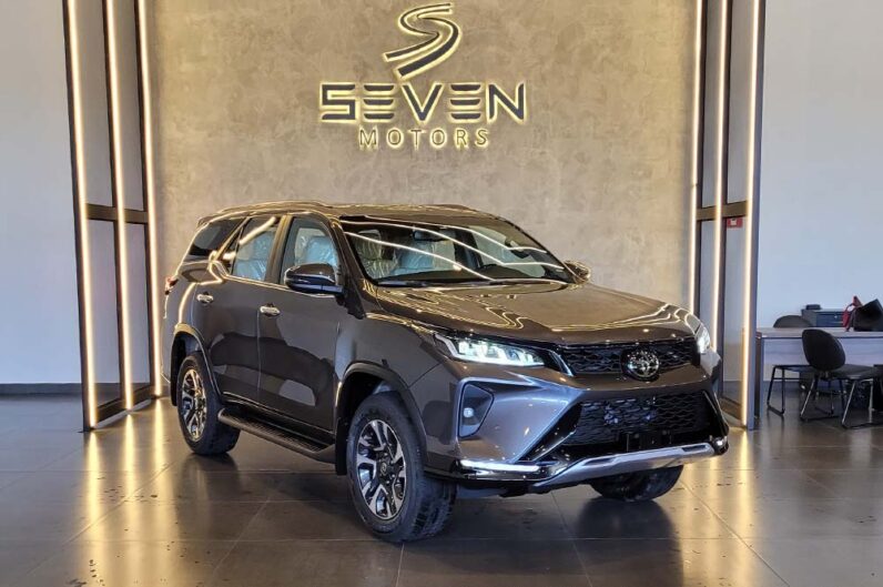 TOYOTA SW4 2.8 4P SRX 4X4 Diamond 7 Lugares Turbo Diesel Automático 2026