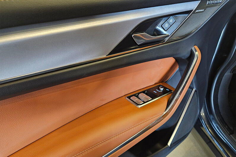 JAGUAR F-PACE 2.0 P400E PHEV R-DYNAMIC SE AWD AUTOMÁTICO