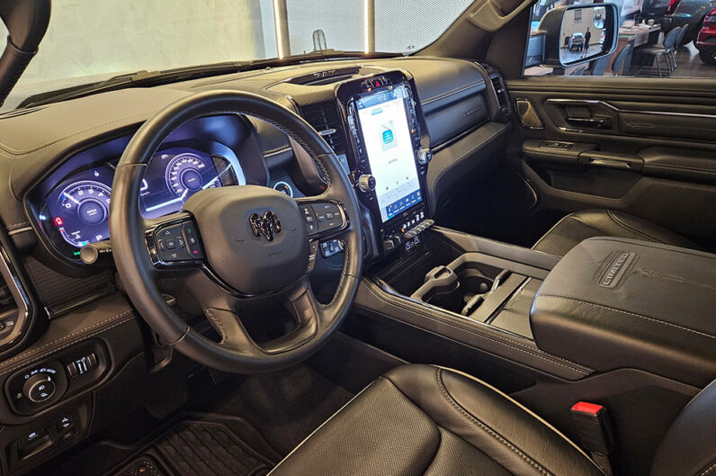 RAM 1500 5.7 V8 GASOLINA LIMITED CD 4X4 AUTOMÁTICO