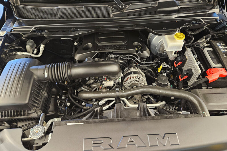 RAM 1500 5.7 V8 GASOLINA LIMITED CD 4X4 AUTOMÁTICO