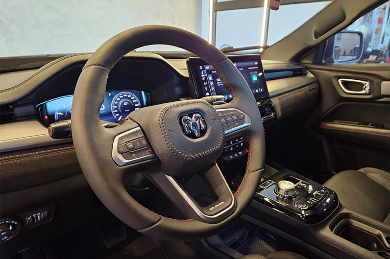 RAM RAMPAGE 2.0 HURRICANE 4 TURBO GASOLINA R/T 4X4 AUTOMÁTICO