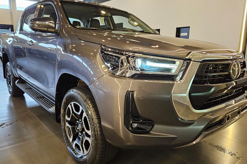 TOYOTA HILUX 2.8 D-4D TURBO DIESEL CD SRX 4X4 AUTOMÁTICO 2026
