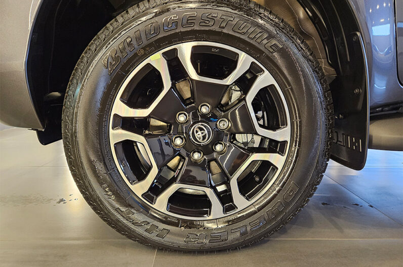 TOYOTA HILUX 2.8 D-4D TURBO DIESEL CD SRX 4X4 AUTOMÁTICO 2026