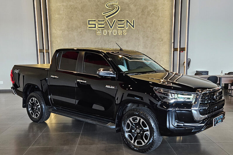 TOYOTA HILUX 2.8 D-4D TURBO DIESEL CD SRX 4X4 AUTOMÁTICO 2023