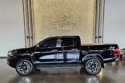 TOYOTA HILUX 2.8 D-4D TURBO DIESEL CD SRX 4X4 AUTOMÁTICO 2023