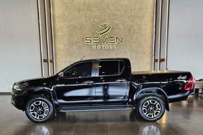 TOYOTA HILUX 2.8 D-4D TURBO DIESEL CD SRX 4X4 AUTOMÁTICO 2023