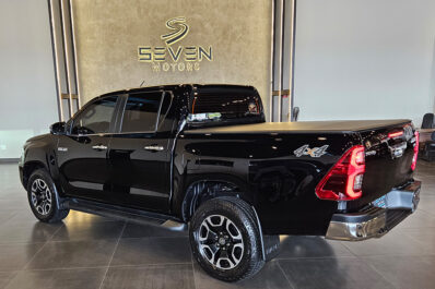 TOYOTA HILUX 2.8 D-4D TURBO DIESEL CD SRX 4X4 AUTOMÁTICO 2023