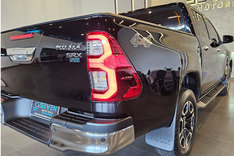 TOYOTA HILUX 2.8 D-4D TURBO DIESEL CD SRX 4X4 AUTOMÁTICO 2023