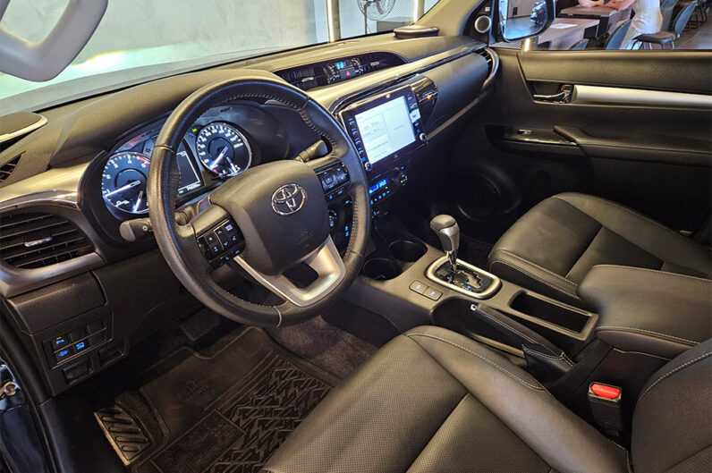 TOYOTA HILUX 2.8 D-4D TURBO DIESEL CD SRX 4X4 AUTOMÁTICO 2023