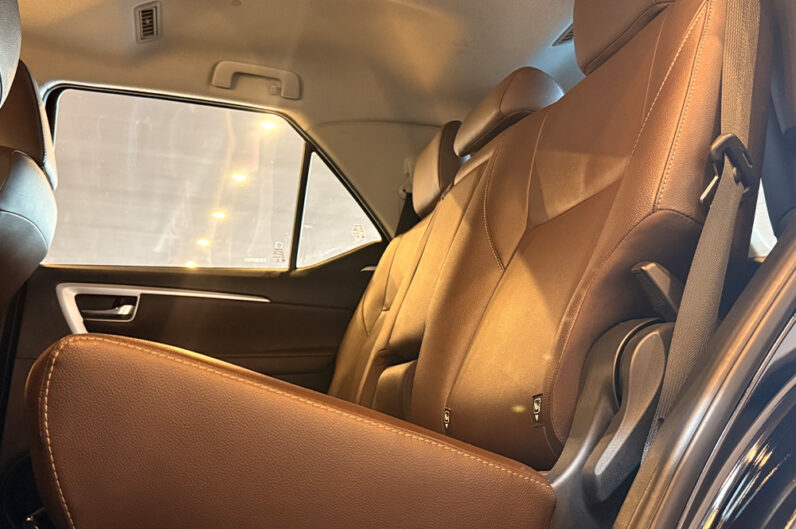 TOYOTA HILUX SW4 2.8 SRX 4X4 7 LUGARES 16V TURBO INTERCOOLER DIESEL 4P AUTOMÁTICO 2019